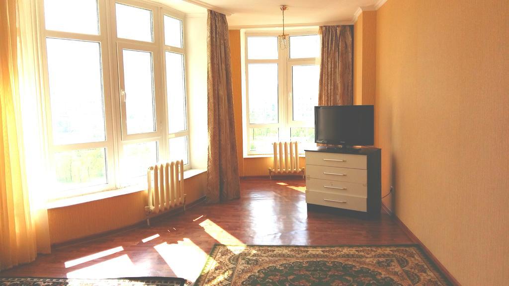 Apartment In Heart Of Astana Екстериор снимка