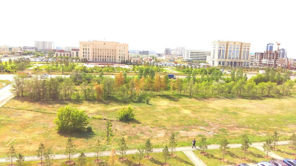 Apartment In Heart Of Astana Екстериор снимка