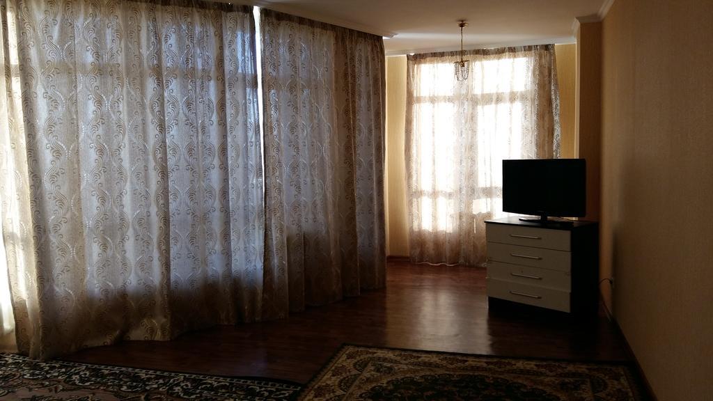 Apartment In Heart Of Astana Екстериор снимка